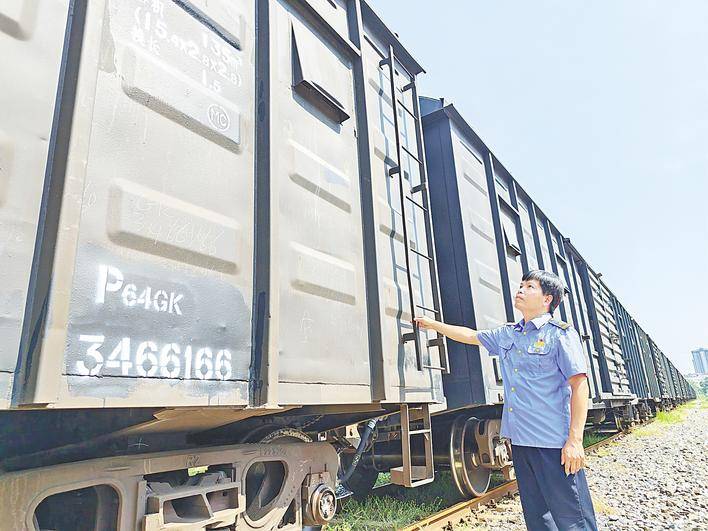 十堰夏日車間忙物流旺產業強
