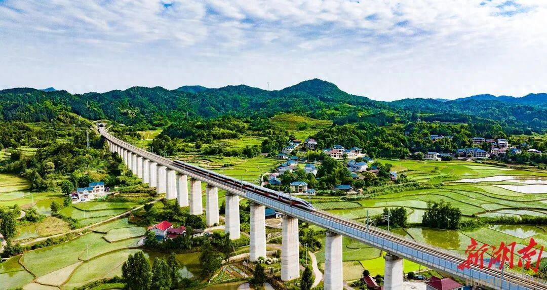 湖南將開通長沙—韶山旅遊專列、長沙—張家界環線旅遊列車