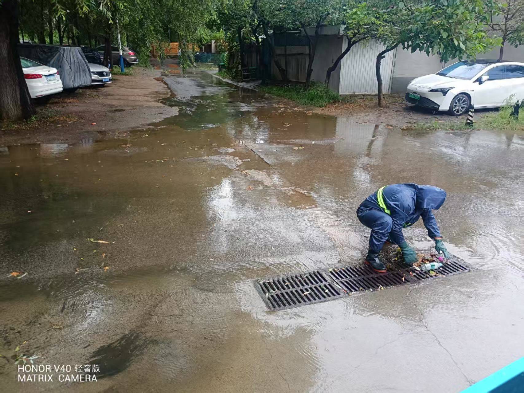 短時強降雨致積水、大風致樹木倒折，順義各地快速處置